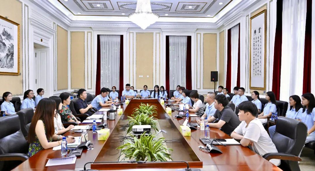 交流團在全國對外友協座談交流